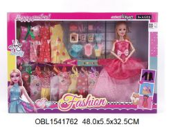 Изображение 829-3 набор кукла с платьями, 48*33см., в коробке 1541762